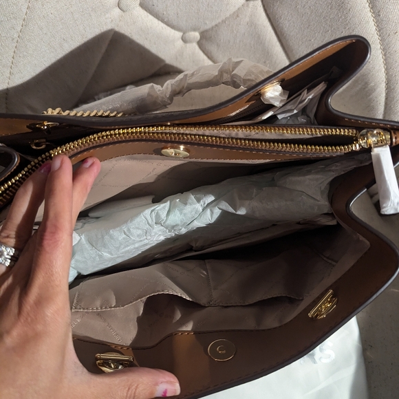 NWT Michael Kors Teagan Shoulder Bag - Picture 13 of 15